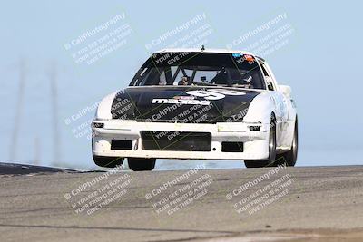 media/Oct-26-2025-CalClub SCCA (Sun) [[8ce1e69566]]/Group 2/Grapevine/